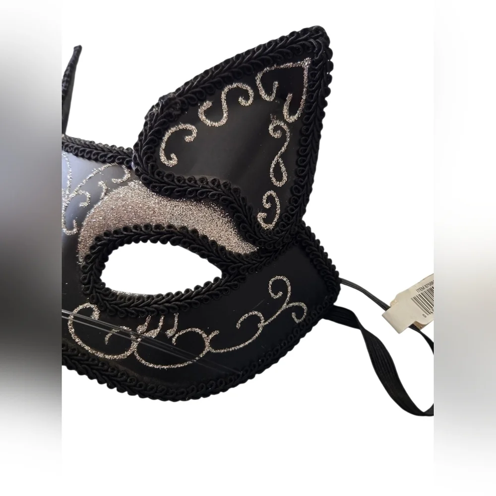 NWT Black and Silver Cat Mask
